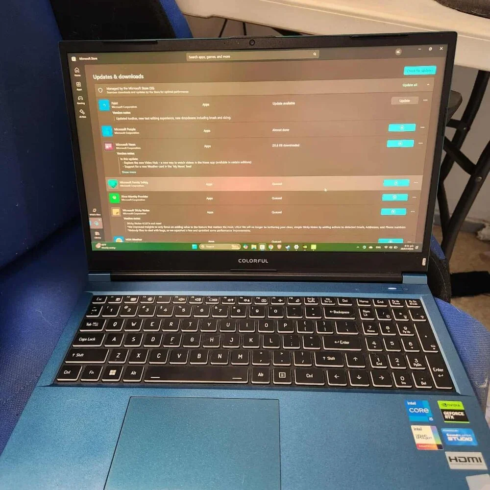RTX 4060 Laptop i5-13500H (Colorful X15 AT23) 165Hz 1440p monitor